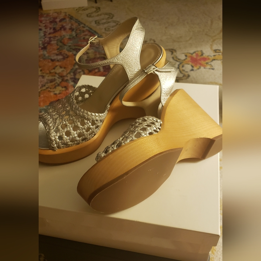 THEORY WOVEN SILVER LEATHER WEDGES NIB SIZE 9 FABULOUS